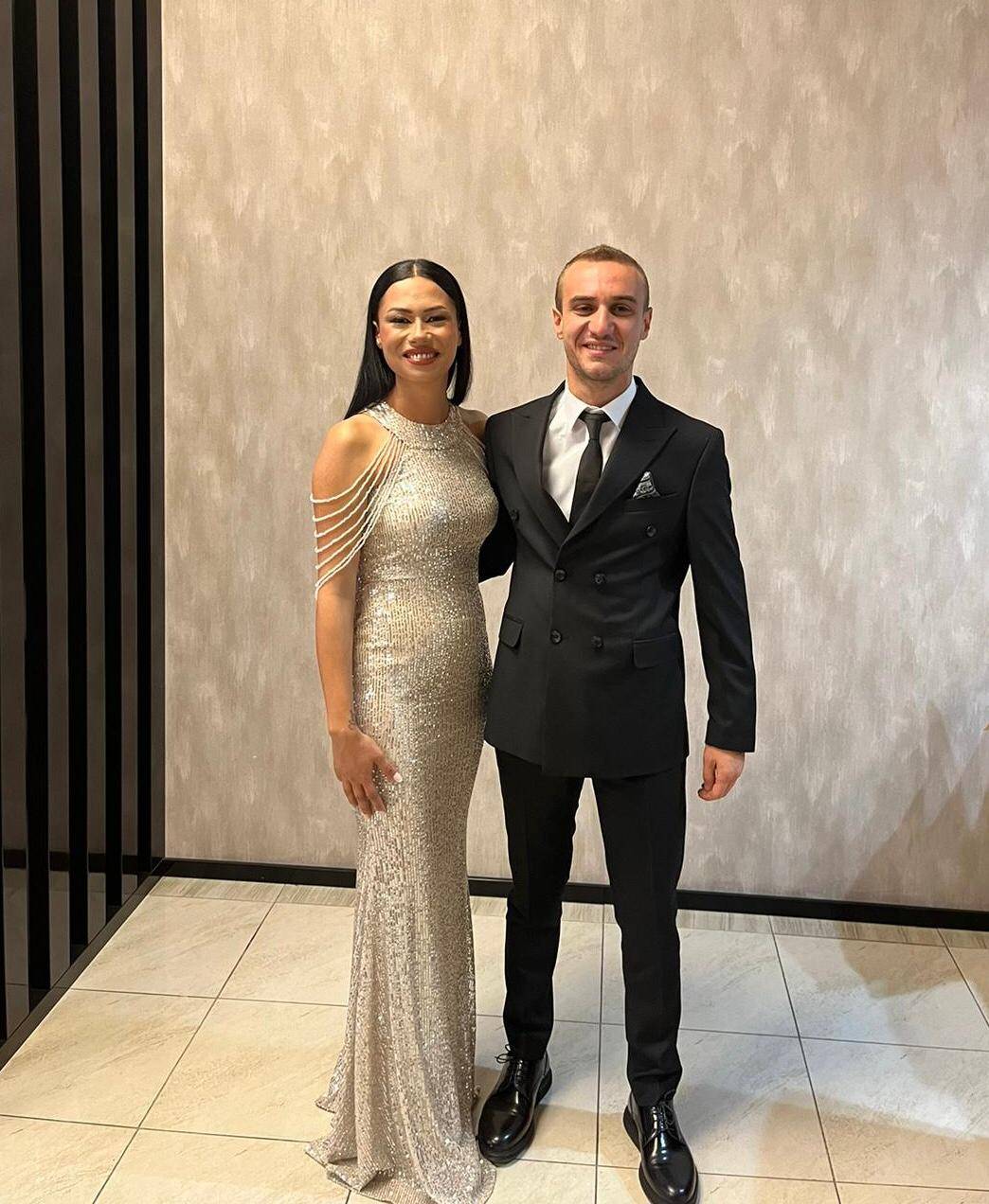 Ezgi ile Deniz nişanlandı 2